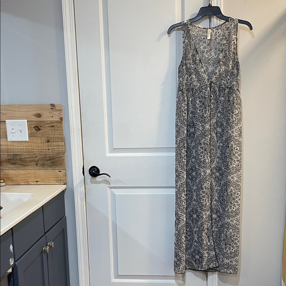 Elegant Gray Sleeveless Maxi Dress